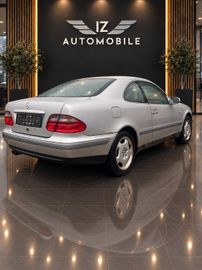 Mercedes CLK 200 - 4
