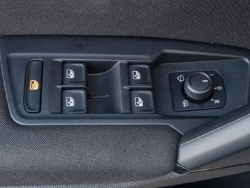 Volkswagen Tiguan - 12