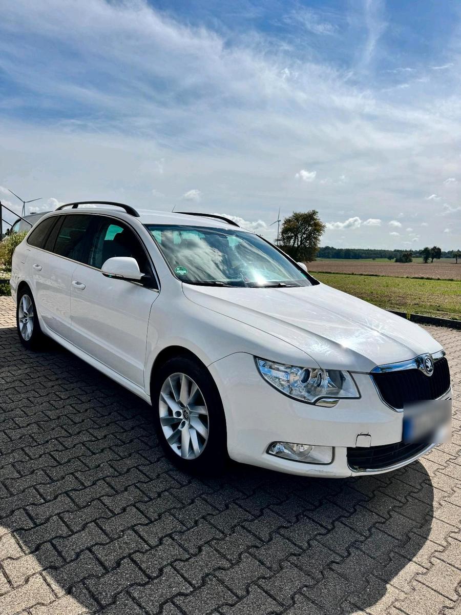 Skoda Superb 2012 — engine 160 HP (118kW)