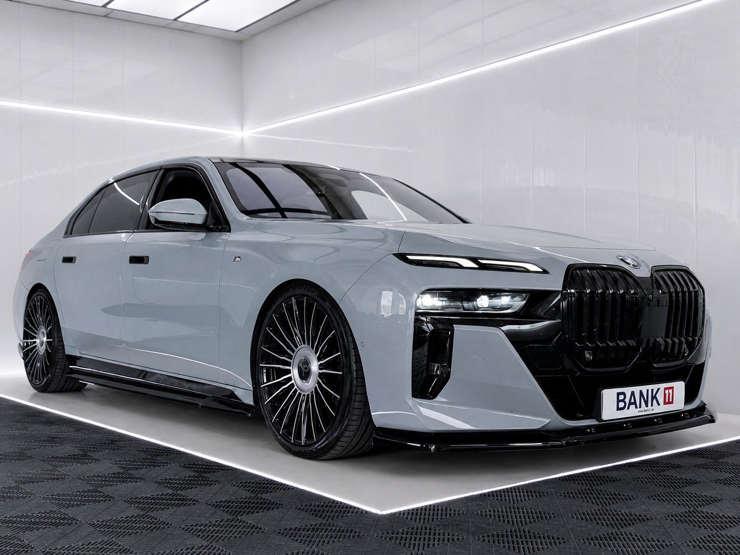 BMW 740 - 1