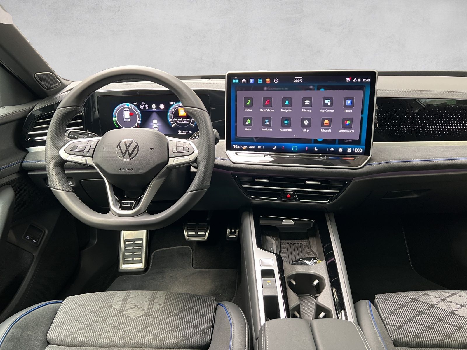 Passat Variant R-Line 1.5 TSI eHybrid AHK*Pano