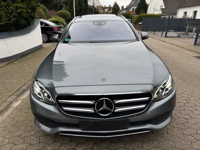 Mercedes-Benz E 220 d 4MATIC COMAND+KAMERA LED EGHD WIDESCREEN