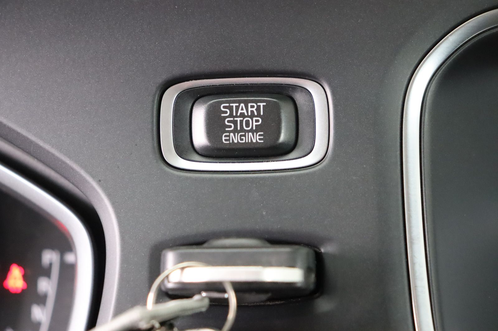 Fahrzeugabbildung Volvo V40 Cross Country * LED * Navi * RFK