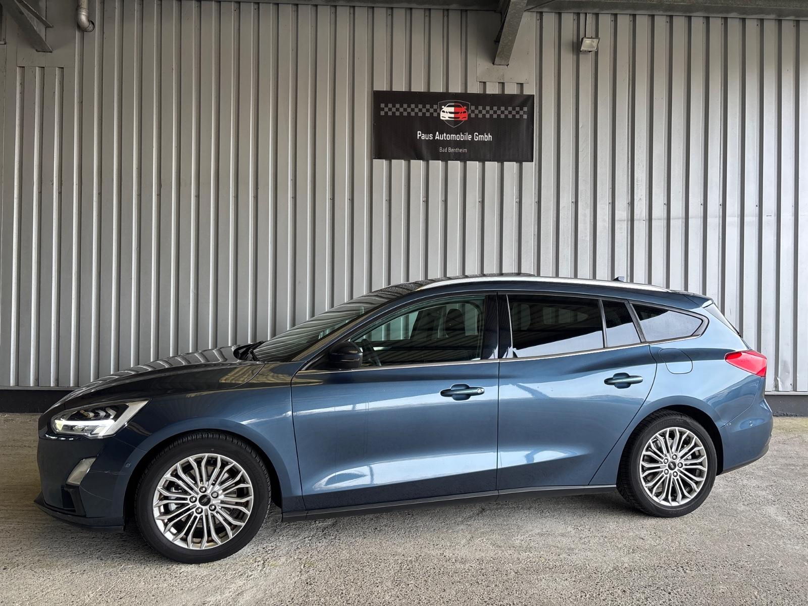 Ford Focus Turnier Titanium Pano / LED / R-Kamera