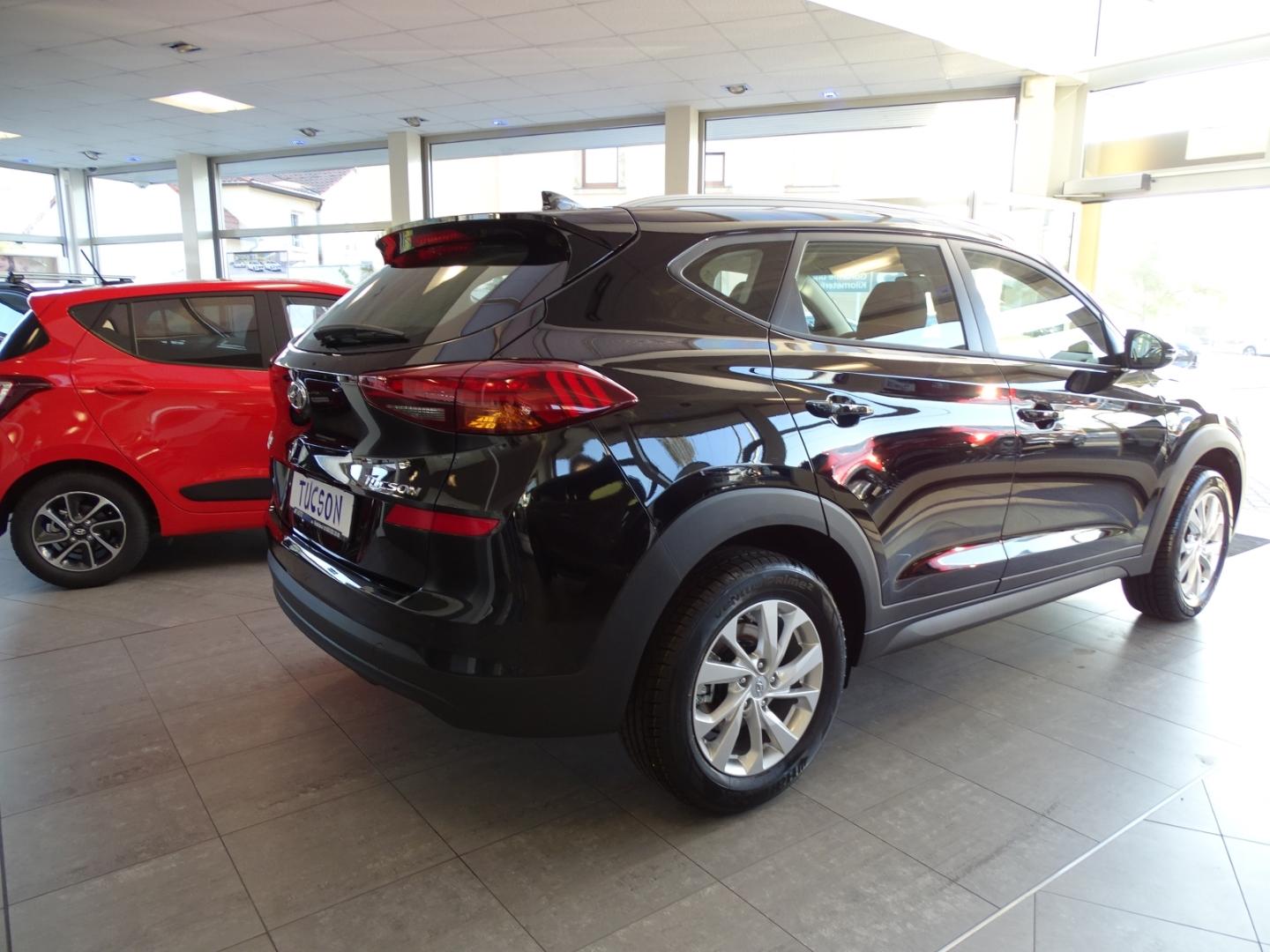 Hyundai Tucson 1.6 MT 2WD TREND Alu SHZ LHZ Navi Kamera
