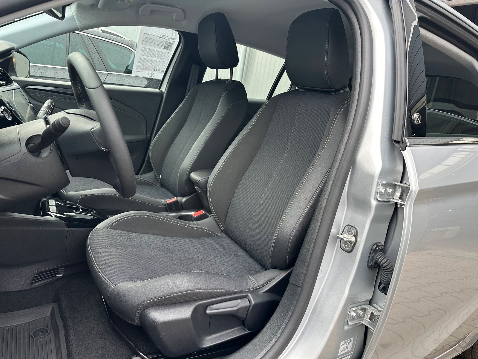Fahrzeugabbildung Opel Corsa e Elegance NAV+LED+KAMERA+SHZ+KEYLESS
