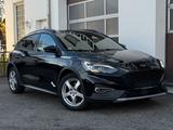 Ford Focus Lim. Active LED*NAVI*AHK*ACC*KAMERA*Automa - Ford Focus: Automatik