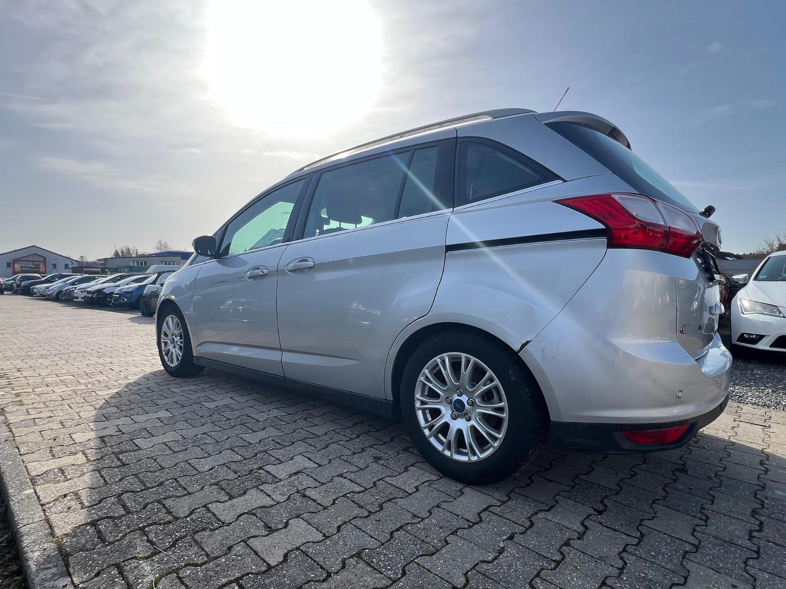 Ford Grand C-MAX 2011 — photo 7
