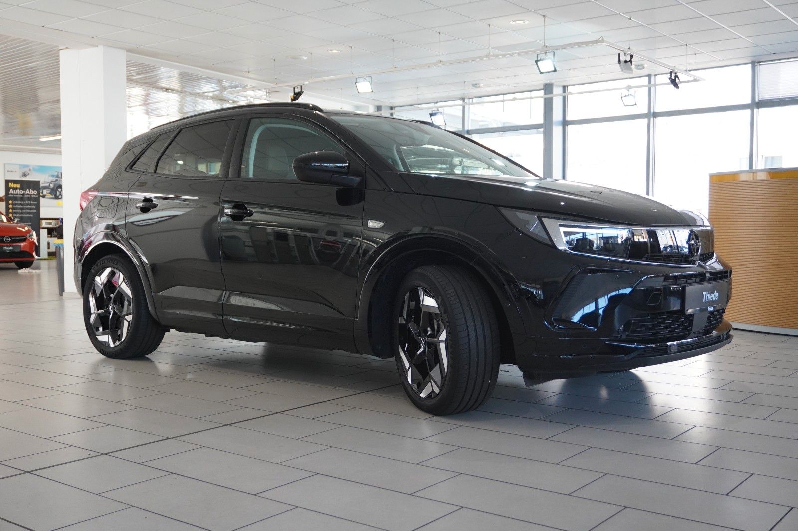 Fahrzeugabbildung Opel Grandland (X) 1.6T GSe HYBRID 4X4 NAVI/LED/SPORT