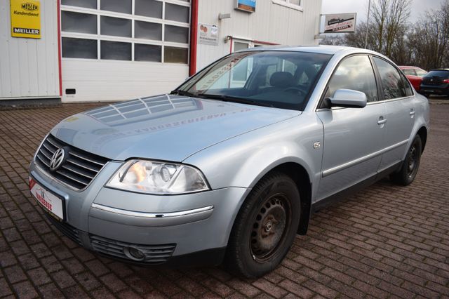 Volkswagen Passat Lim. Trendline Navi Teilleder 2.Hand