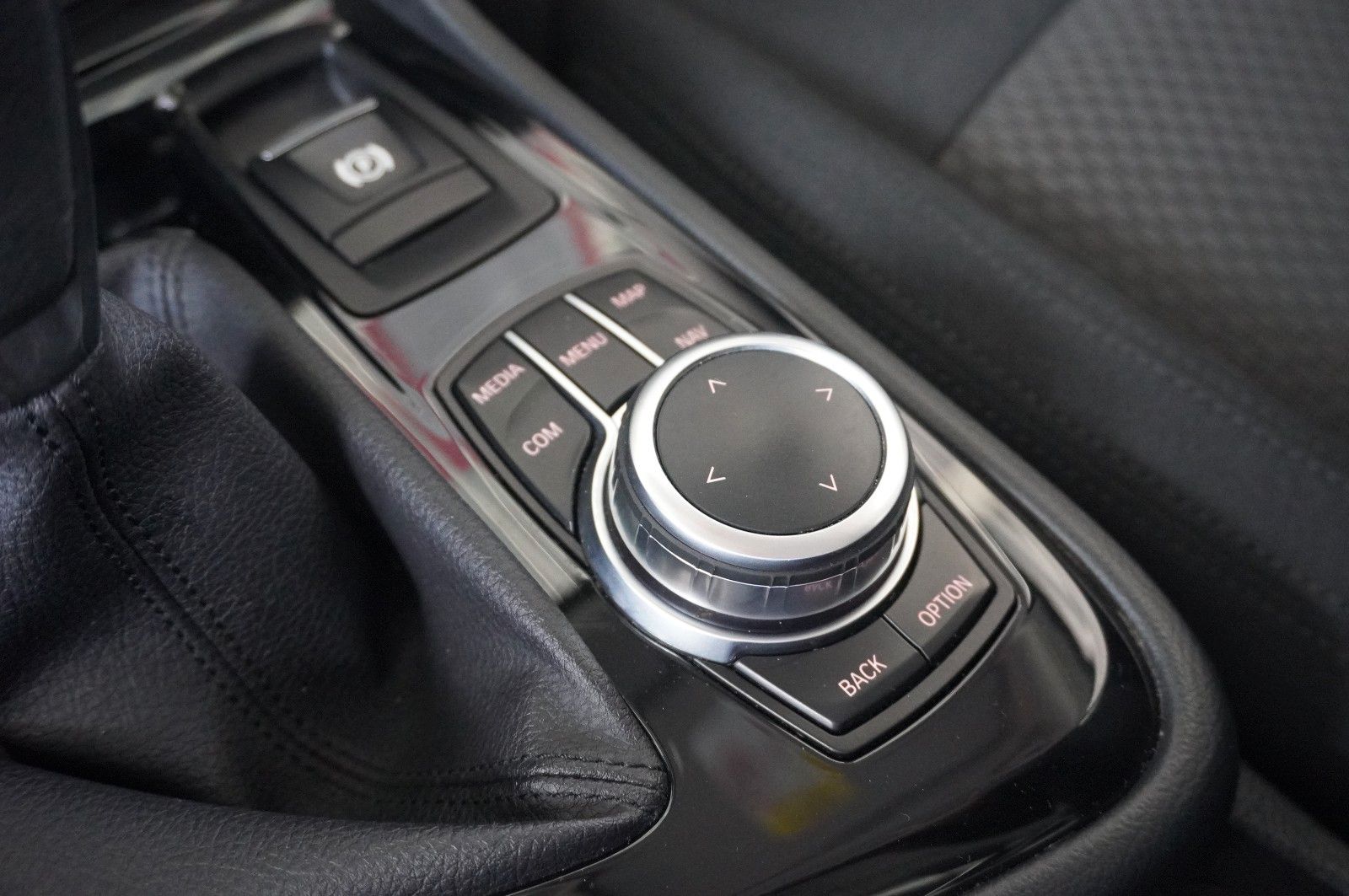 Fahrzeugabbildung BMW 216d Active Tourer NAVI/PDC/ALU/EU6dTemp