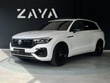 Volkswagen Touareg 3.0 TDI R-Line Black*VIRTUAL*PANO*LUFT* - Volkswagen Touareg: Black