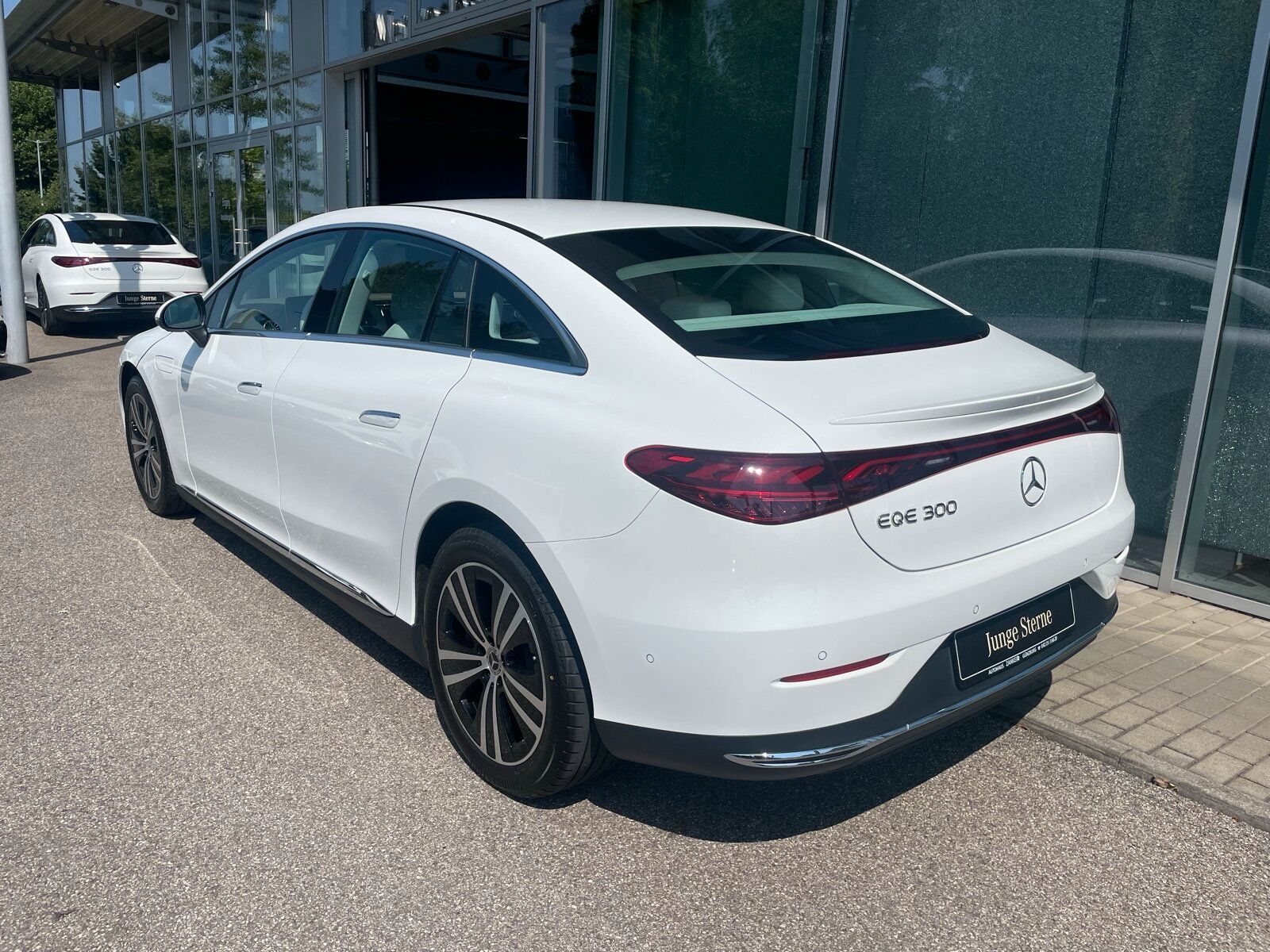 Mercedes-Benz EQE 300 ADVANCED BEIGE AHK DISTRO KEYLESS MEMOR foto 4
