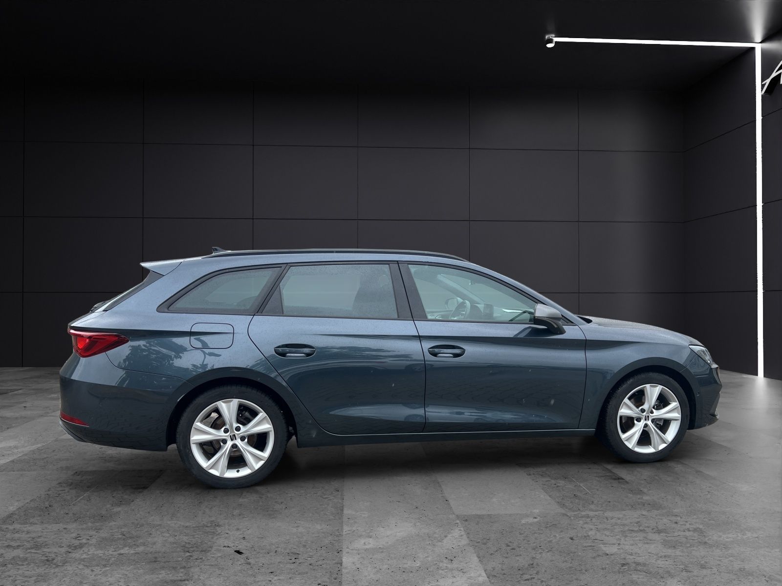 Fahrzeugabbildung SEAT Leon ST eTSI FR DSG LED Navi VC ACC RFK SH