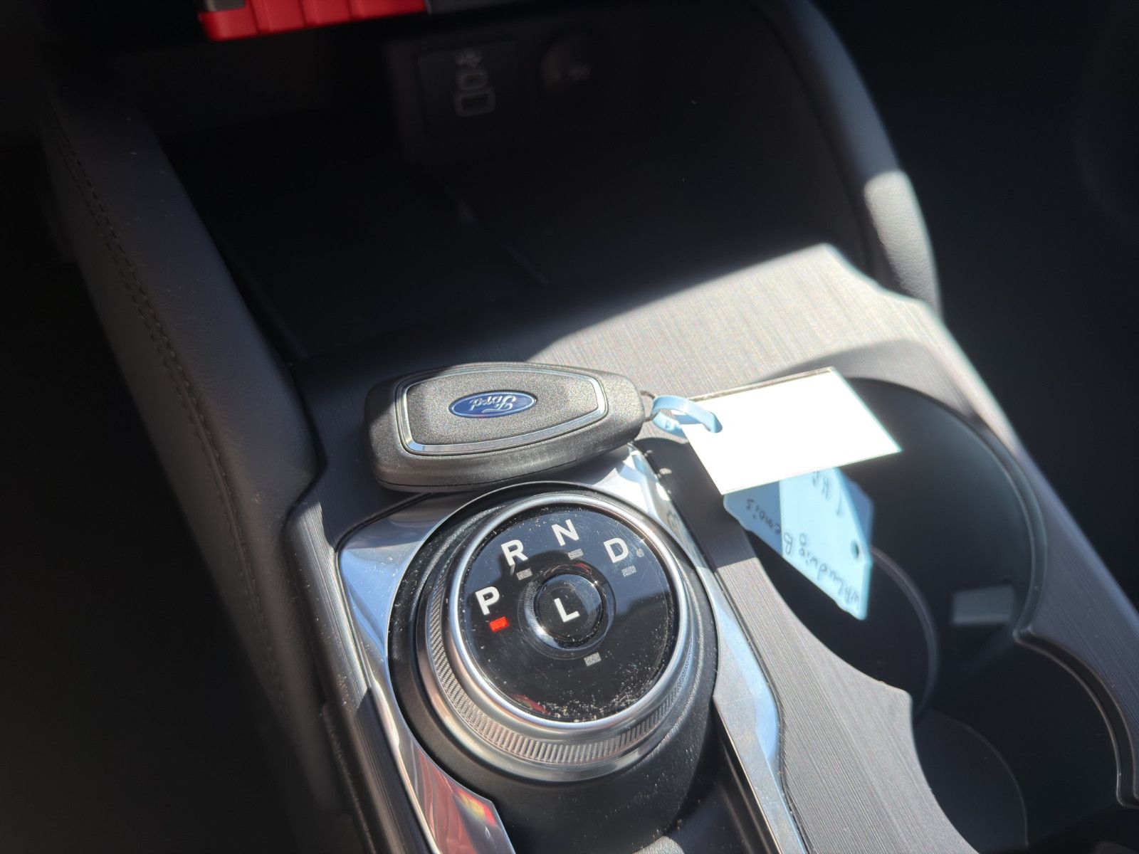 Fahrzeugabbildung Ford Kuga Titanium/Pano/Shz/LenkrdHZ/Rückfahrkamera