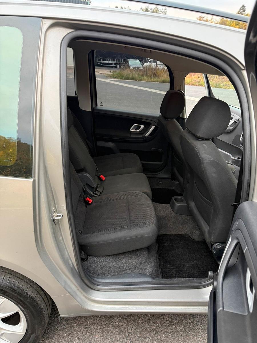Skoda Roomster 2008 — photo 13