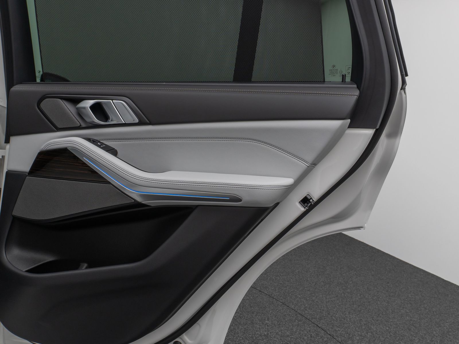 Fahrzeugabbildung BMW X5 xD50e M Sport Panorama 360°HUD DAB H/K SoftCL