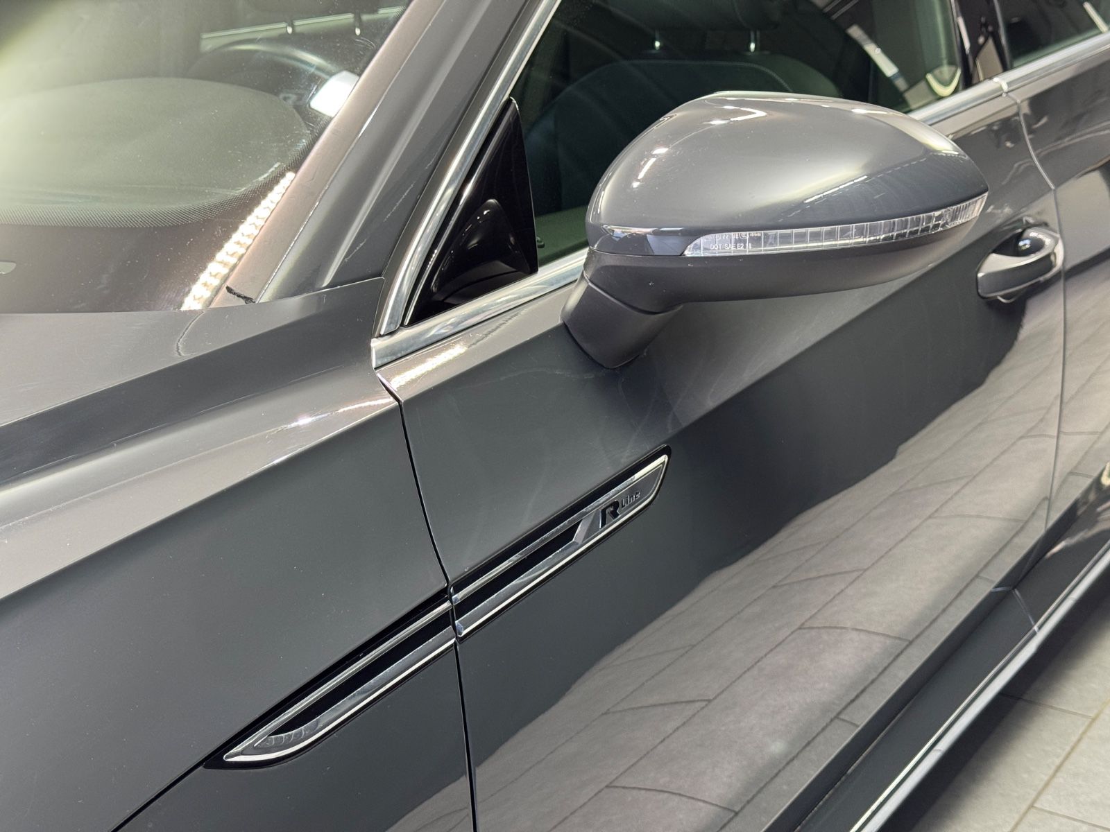 Fahrzeugabbildung Volkswagen Arteon R-Line|DSG|NAVI|ACC|DIGI-TACHO|1.HAND