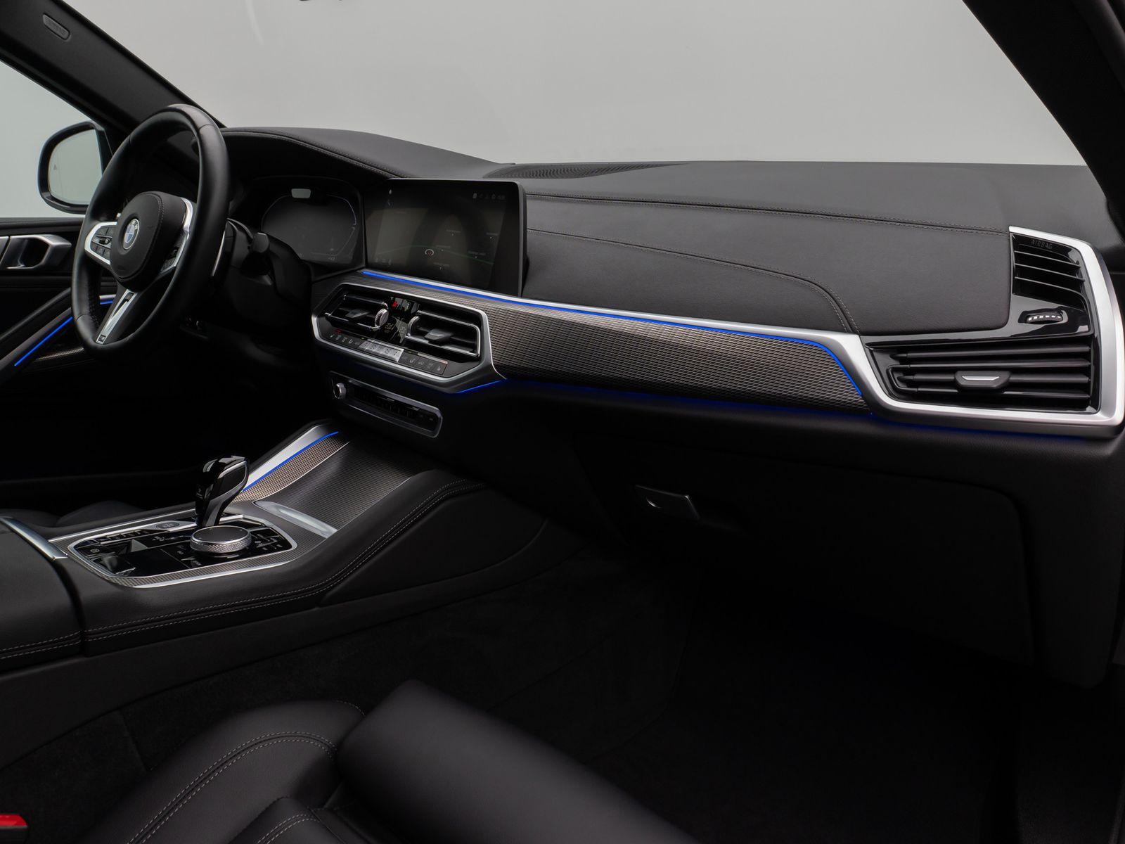 Fahrzeugabbildung BMW X6 xD40d M Sport Laser 360°HUD DAB H/K Komfort