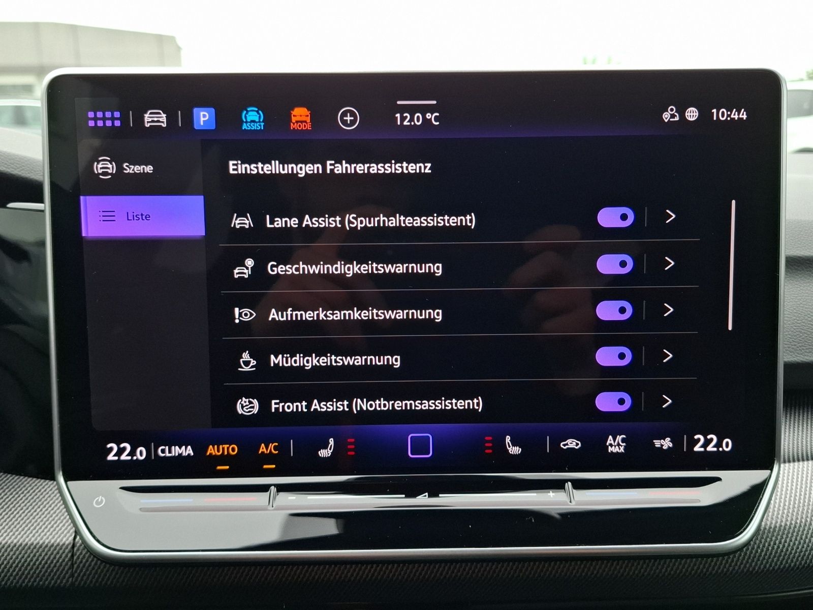 Fahrzeugabbildung Volkswagen Golf VIII Variant eTSI R-Line DSG LED Navi AID A