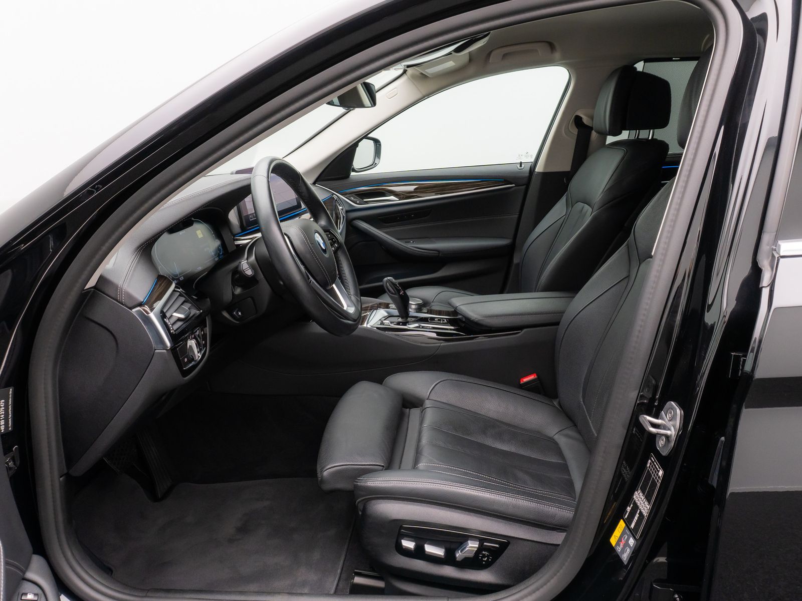 Fahrzeugabbildung BMW 530e xD Luxury Line Kamera DAB Laser HUD Belüft