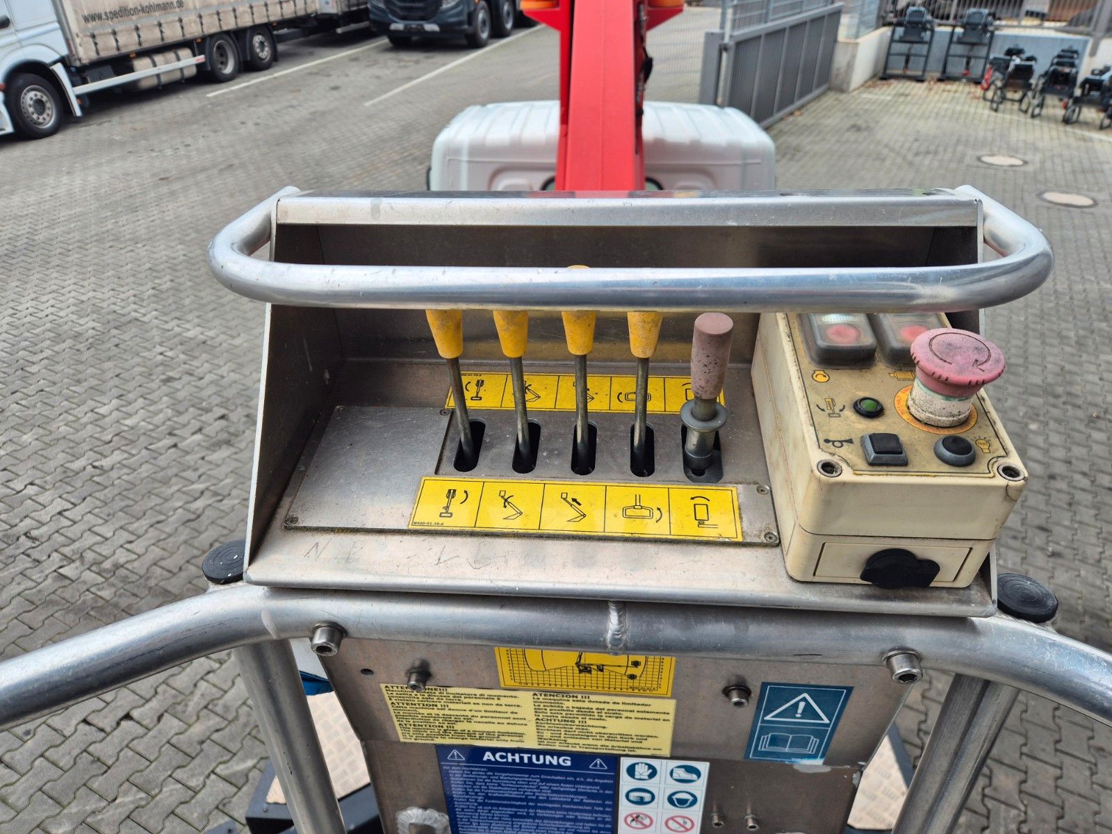 Fahrzeugabbildung Nissan Cabstar NT400 Palfinger P 160 TX 16m 1.104h