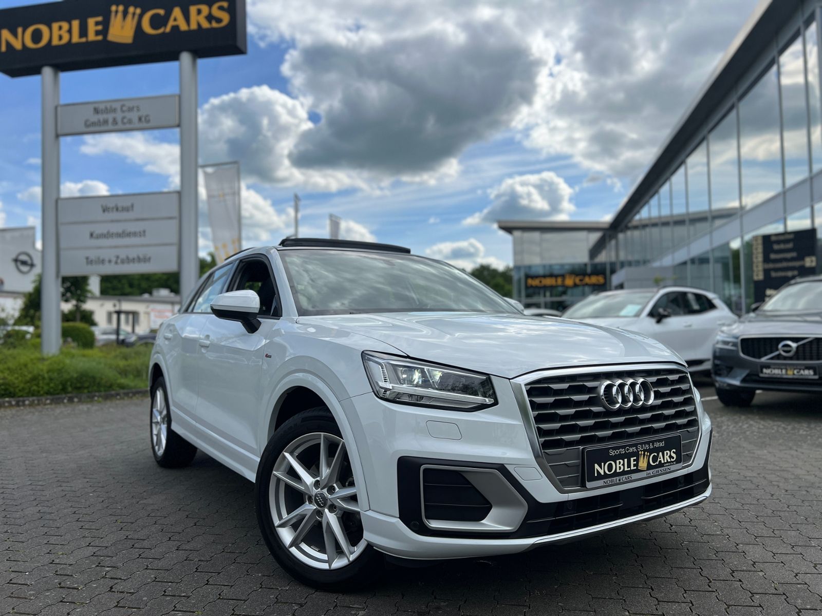 Fahrzeugabbildung Audi Q2 35 TFSI S-Tronic S Line PANO SHZ LED NAVI