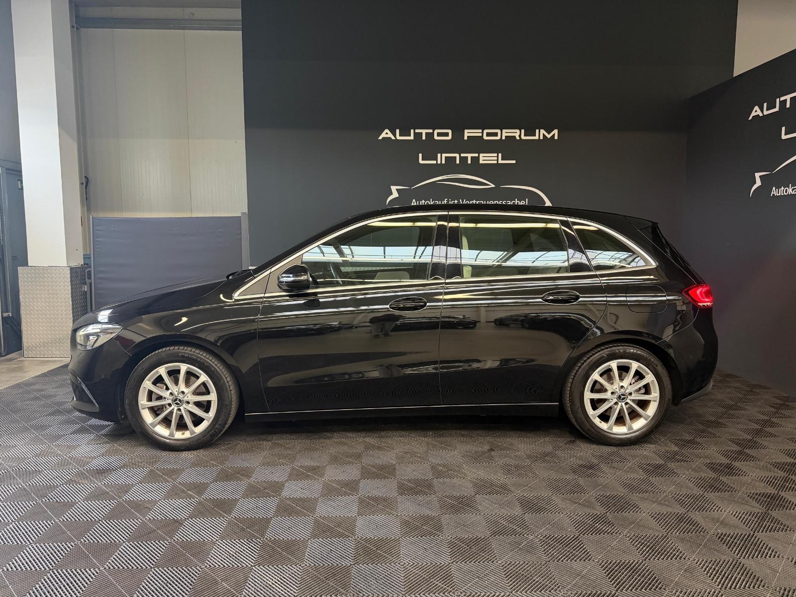 Mercedes-Benz B 200 LED-8XBEREIFT-LEDER-SCHECKH.-DISTRONIC-MBU