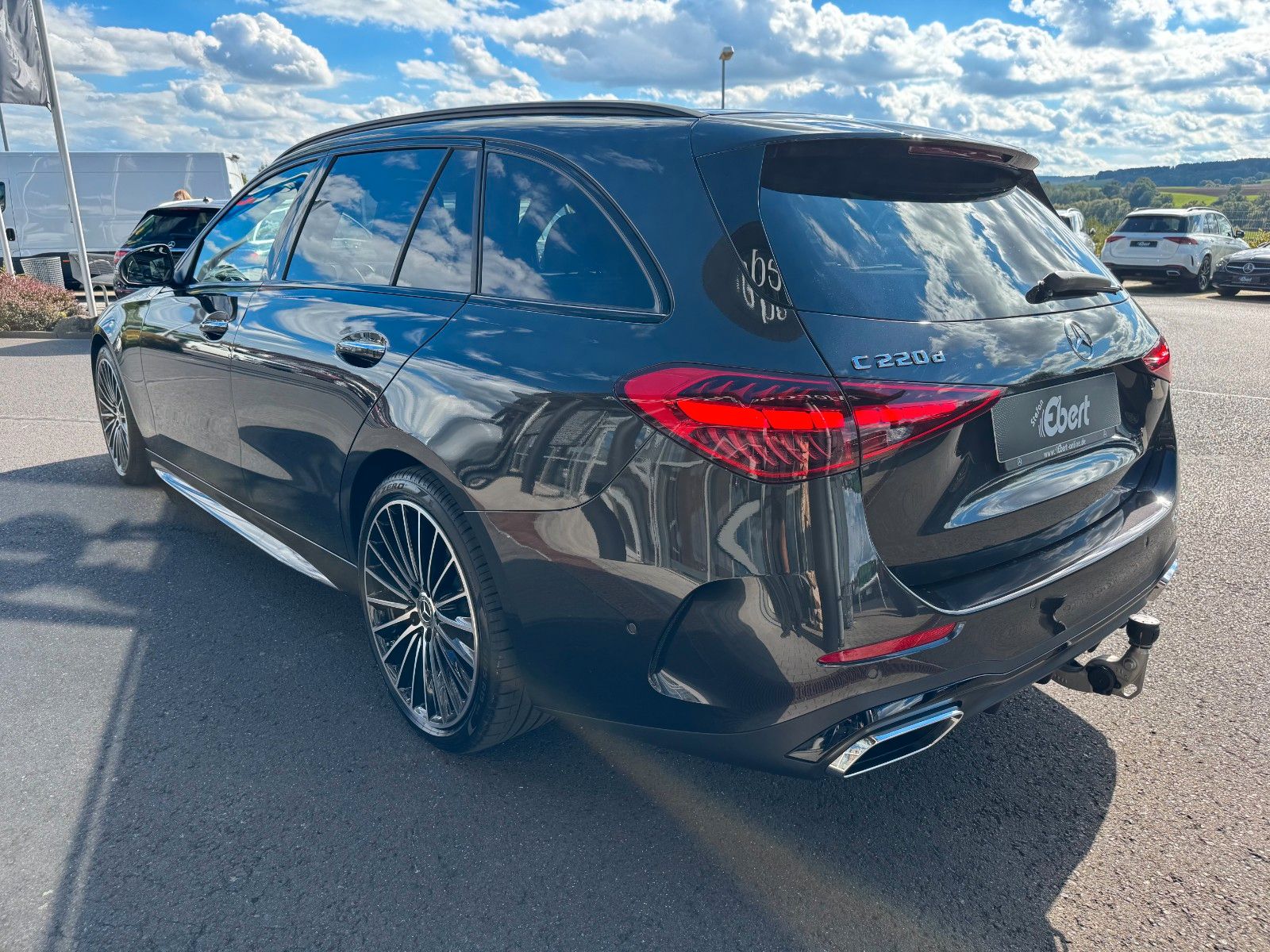 Fahrzeugabbildung Mercedes-Benz C 220 d T AMG Burm+AHK+Pano+360°+Distr+Memory