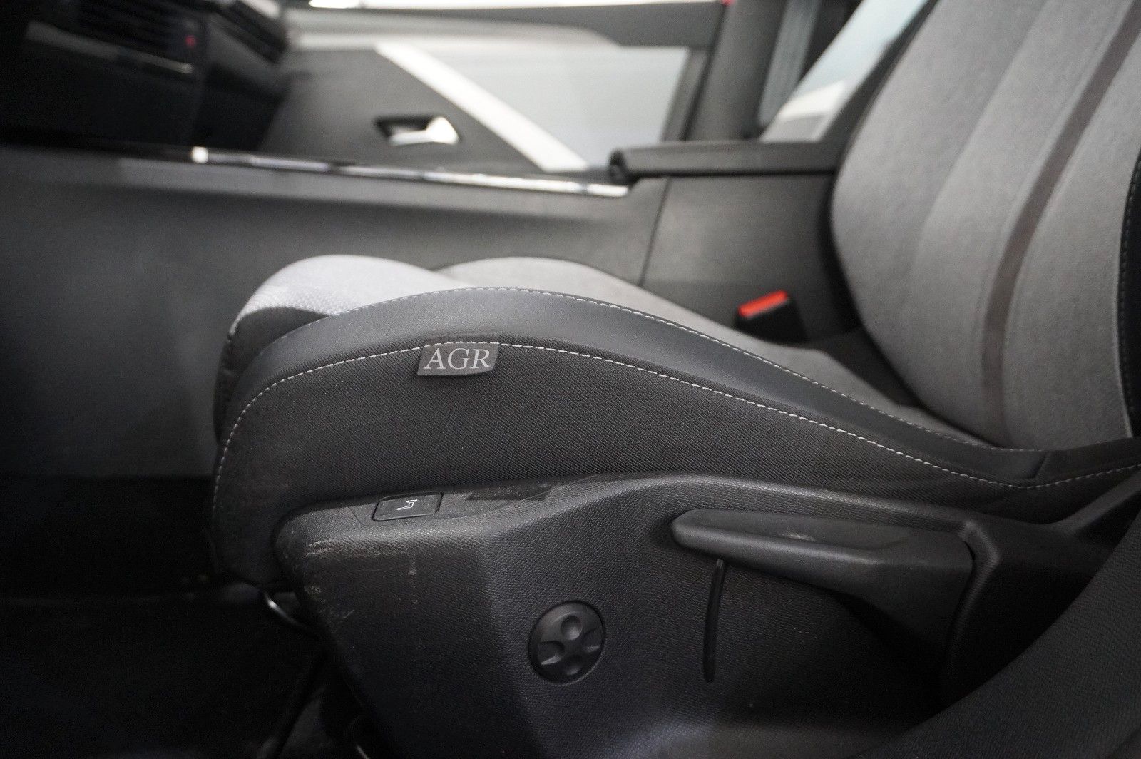 Fahrzeugabbildung Opel Astra L ST 1.5D ELEGANCE NAVI/LED/KAMERA/SHZ/DAB
