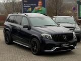 Mercedes-Benz GLS 350d 4Matic/63 AMG Kit/Pano/2. Hand/el. AHK - blaue Mercedes-Benz GLS 350