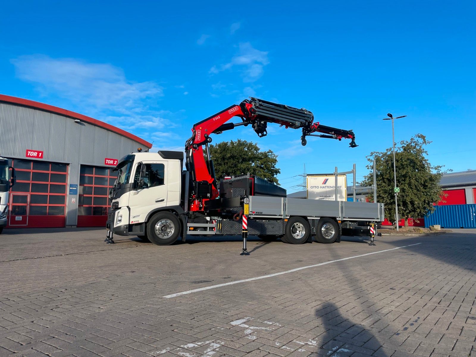 Fahrzeugabbildung Volvo FMX 500  FASSI Ladekran F545 JIB & Winde Sofort