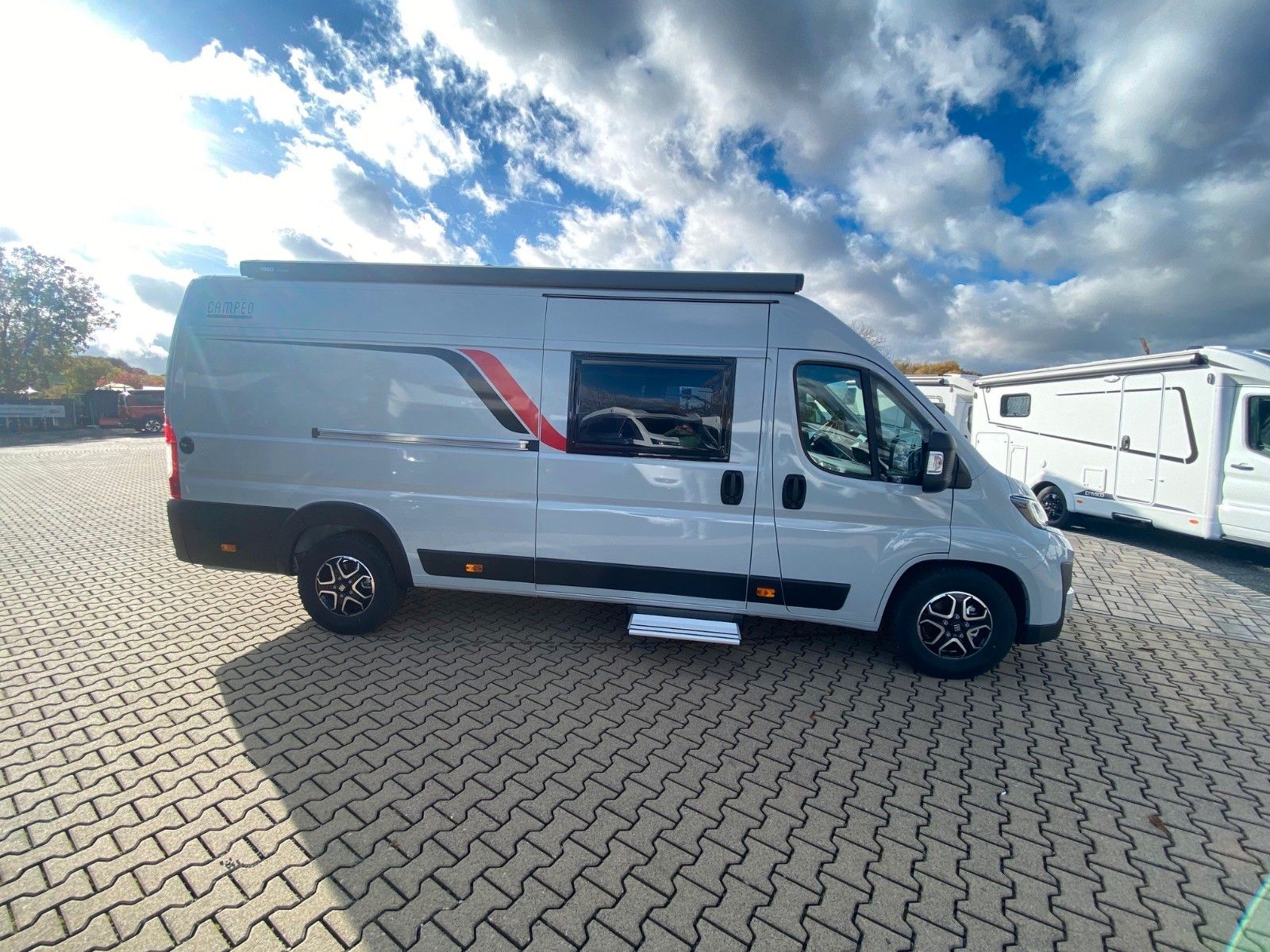 Fahrzeugabbildung Bürstner Campeo C 640 *Automatik*Navi*RFK*Markise*Winterp