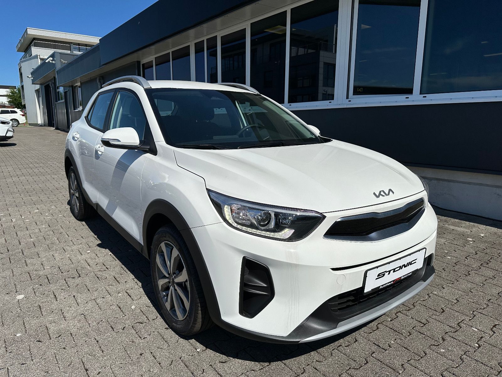 Fahrzeugabbildung Kia Stonic  1.0T 100 PS DCT VISION Navi Sitzhzg.