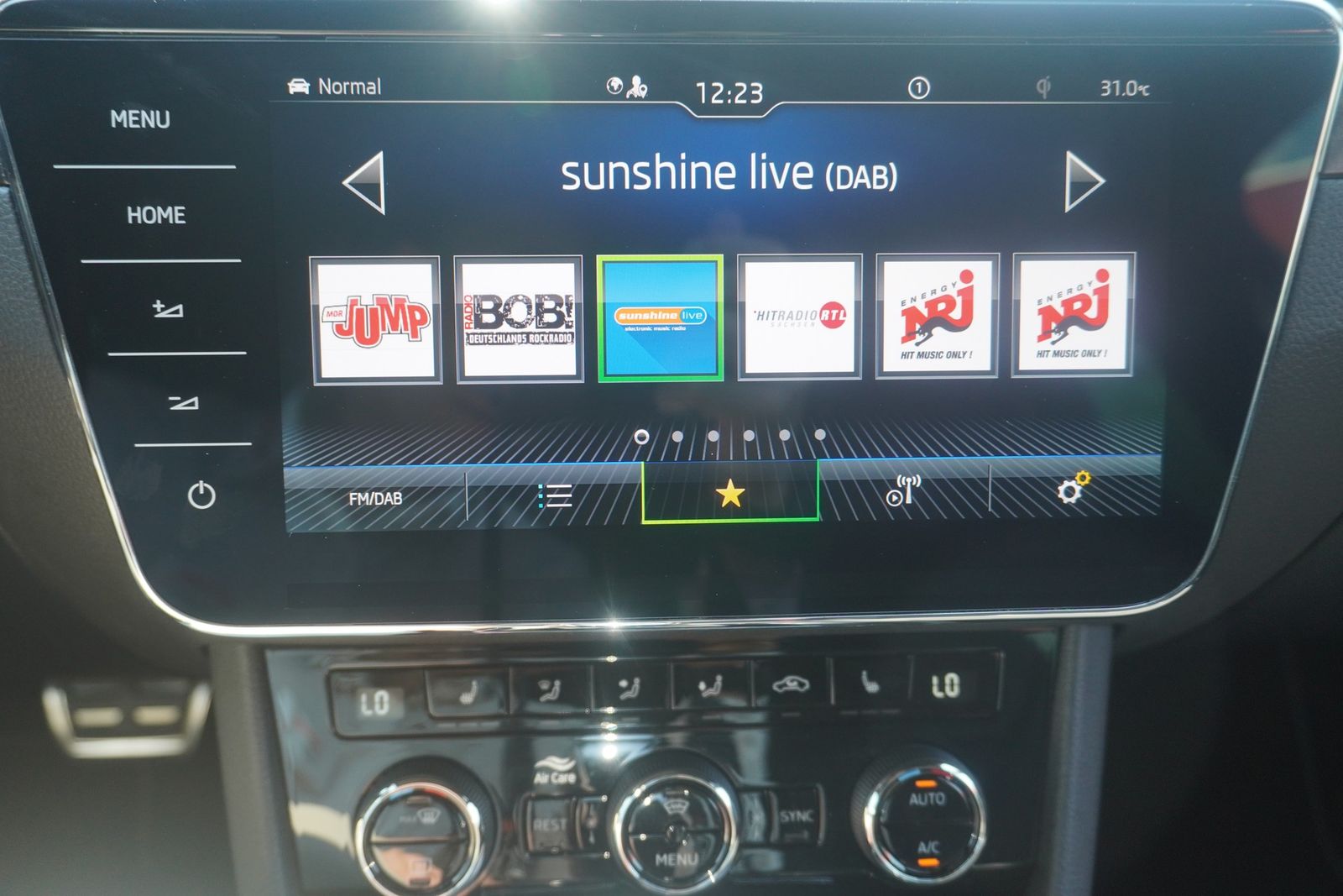 Skoda Superb Combi 2.0TSI Sportline LED Navi ACC Leder foto 13
