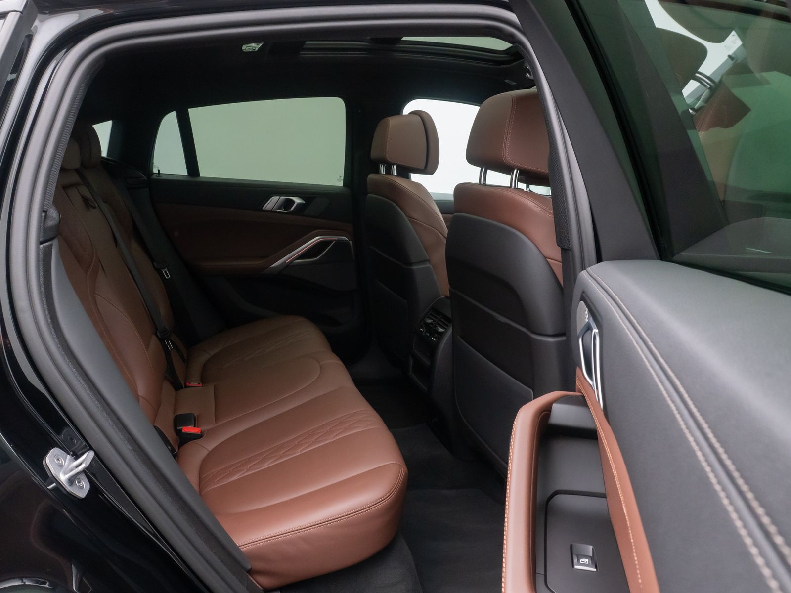 Fahrzeugabbildung BMW X6 M50i 360&deg;Laser DAB H/K Panoram Individual 22"