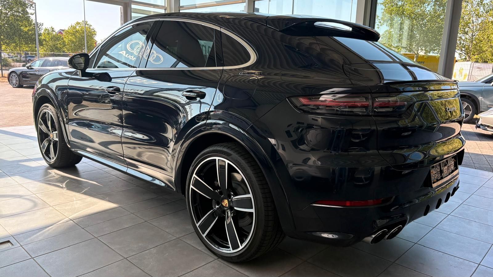 Fahrzeugabbildung Porsche Cayenne Coupe E-Hybrid allrad lenkung