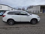 Mitsubishi Outlander Plus 4WD NEUE TÜV 4x4 - Mitsubishi Outlander Kombi Gebrauchtwagen