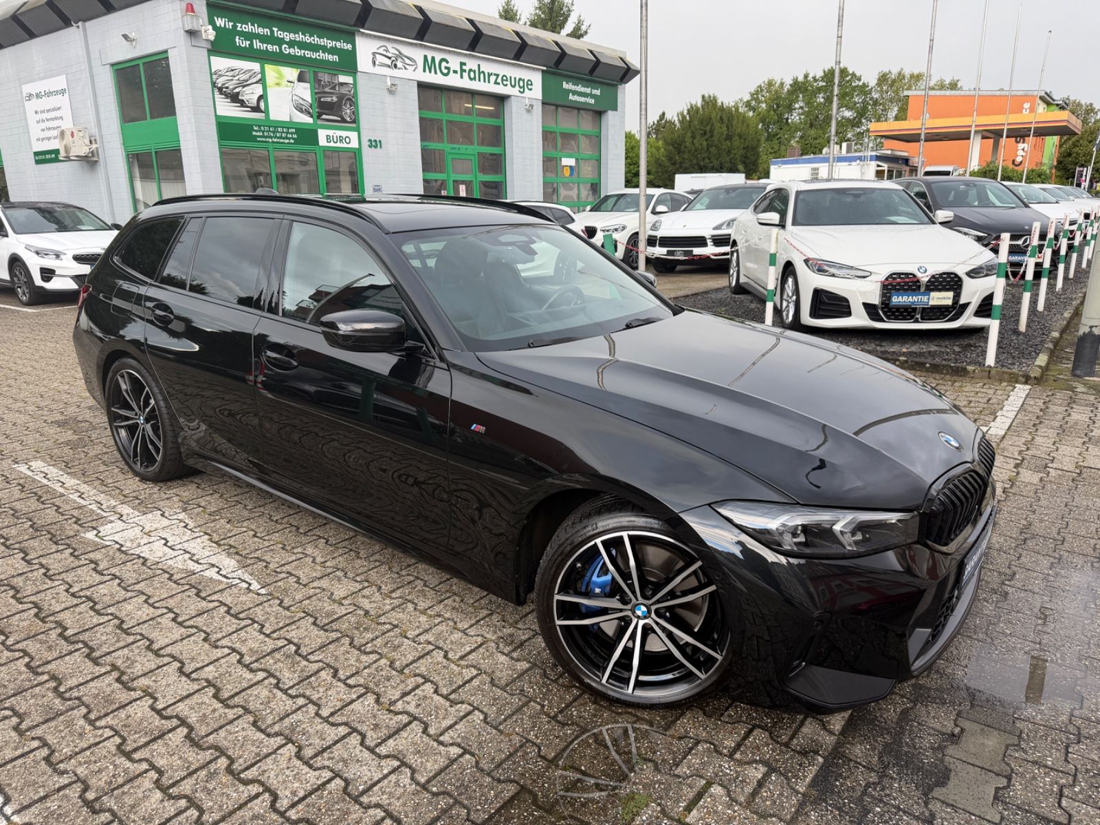 Fahrzeugabbildung BMW 330d xDrive Touring M SPORT PRO PANO STANDH. AHK