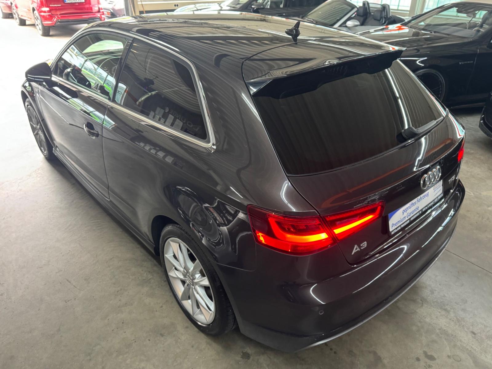 Audi A3*S-LINE*XENON*NAVI*SHZG*TEMPO*KEYLESS*PDC*