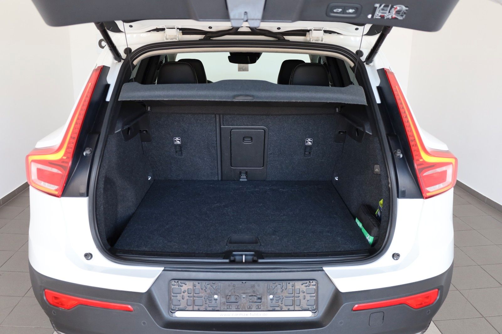 Fahrzeugabbildung Volvo XC40 Momentum Pro Leder,Navi,LED,360° Kamera,SH