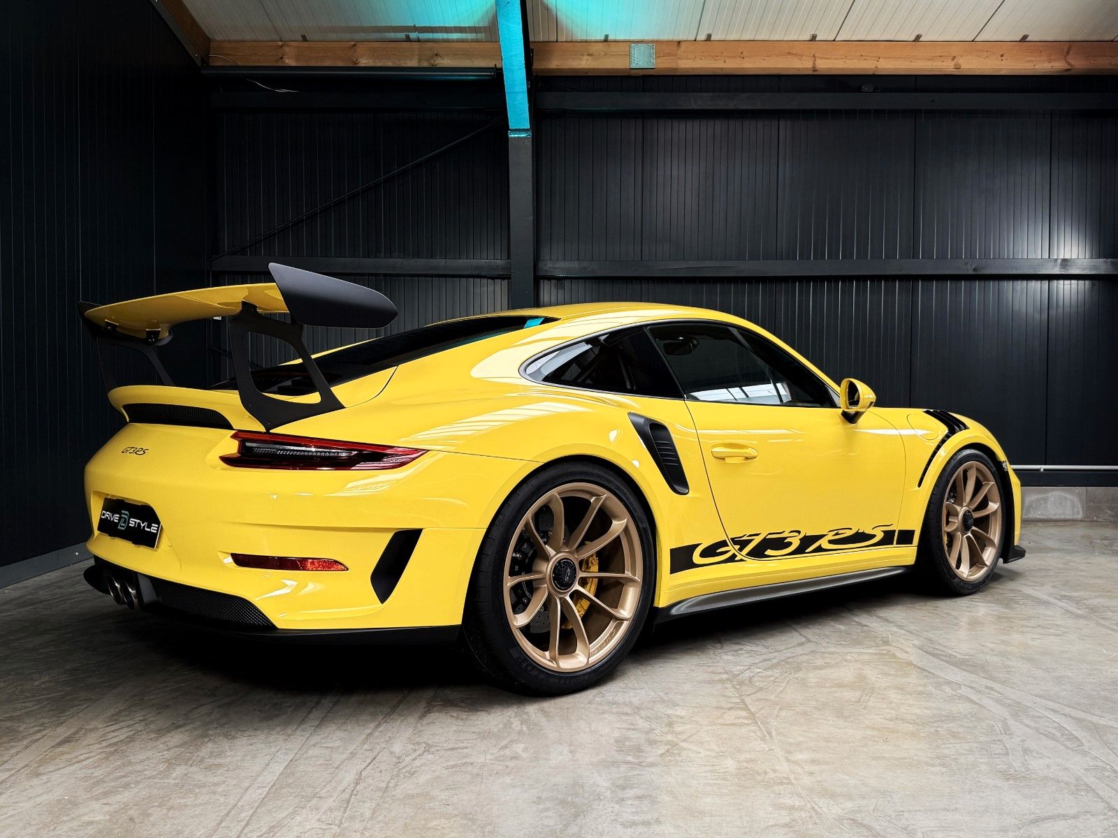 Fahrzeugabbildung Porsche 911 GT3 RS + vor OPF + 266 km + PCCB + Clubsport