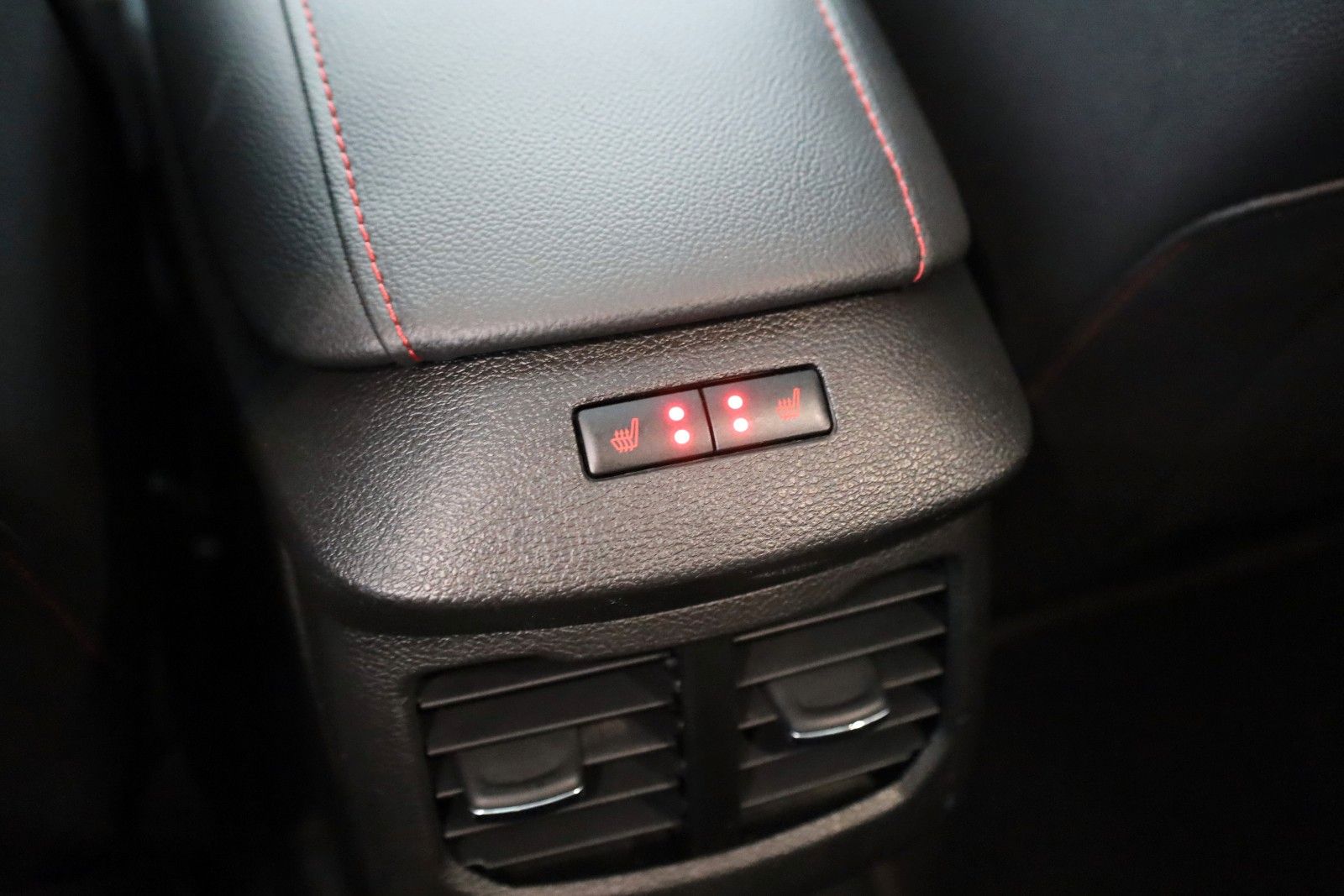 Fahrzeugabbildung Ford Mondeo Turnier ST-Line Leder,Navi,Panorama,AHK