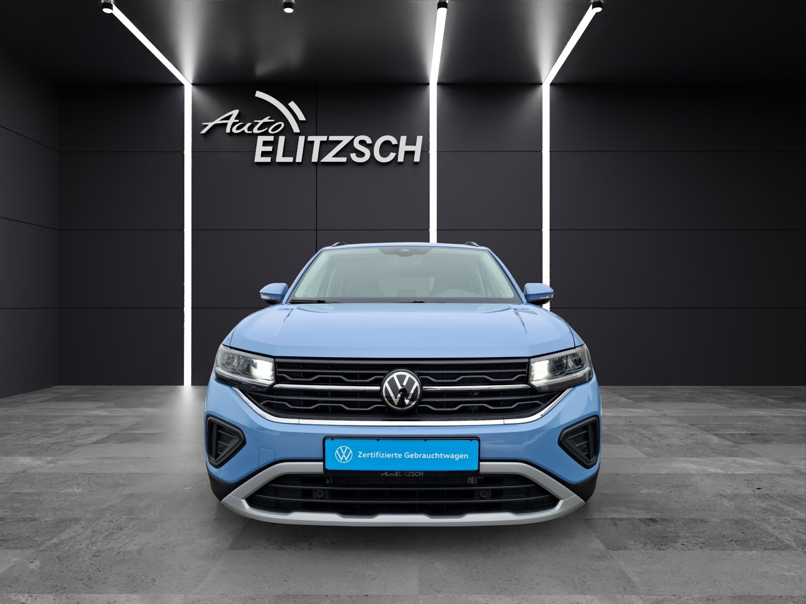 Fahrzeugabbildung Volkswagen T-Cross TSI Life LED AID ACC APP RFK SH LM