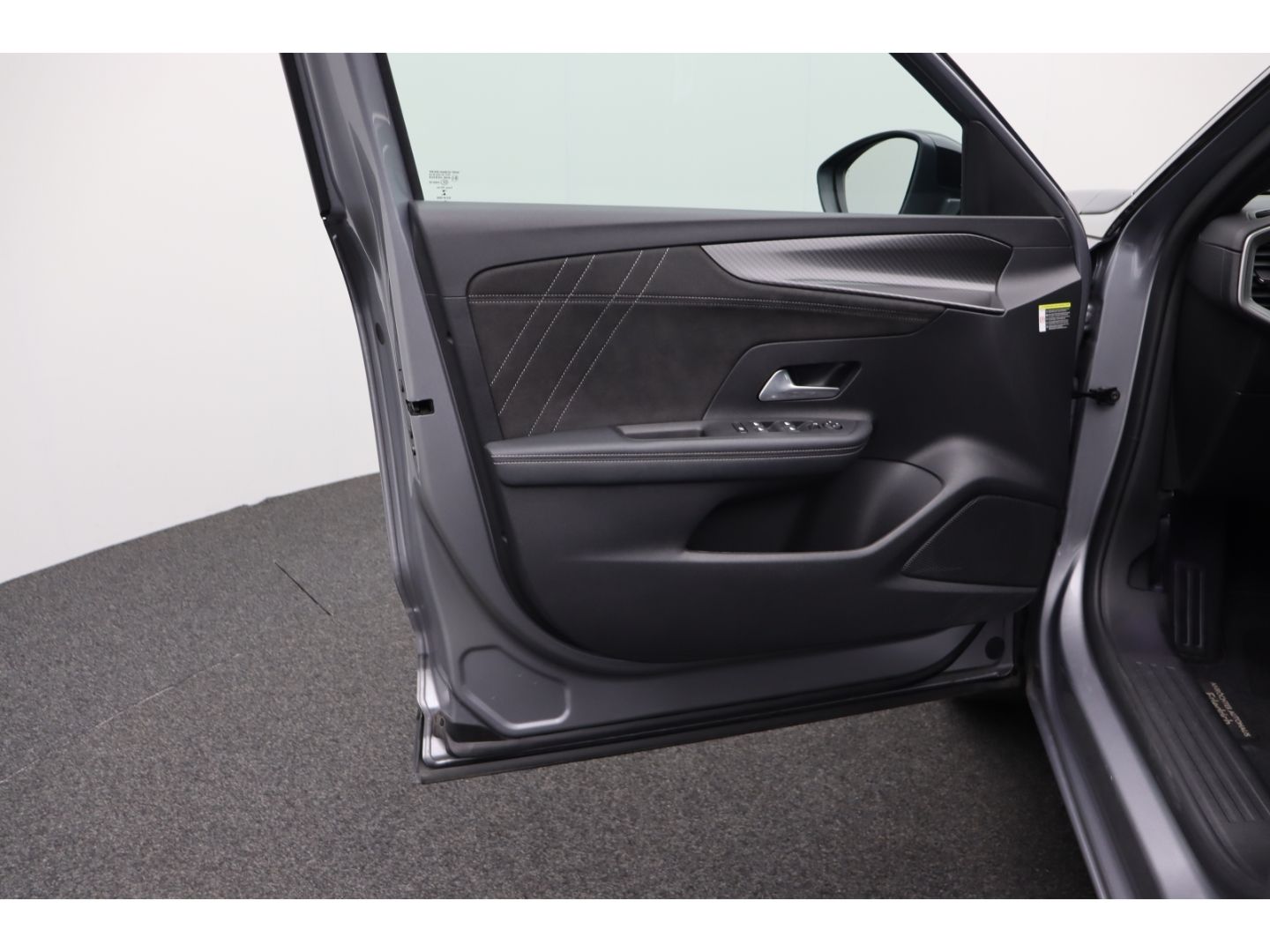 Fahrzeugabbildung Opel Mokka-e Ultimate Digitales Cockpit ACC LED
