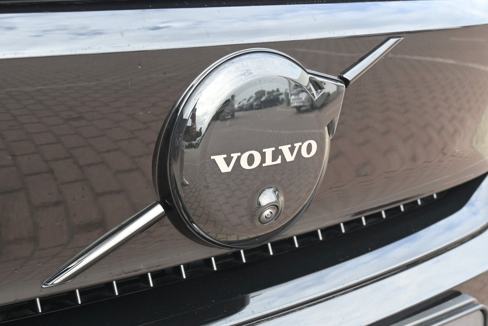 Fahrzeugabbildung Volvo EX40 Ultra Black Edt Single Motor Extended Range