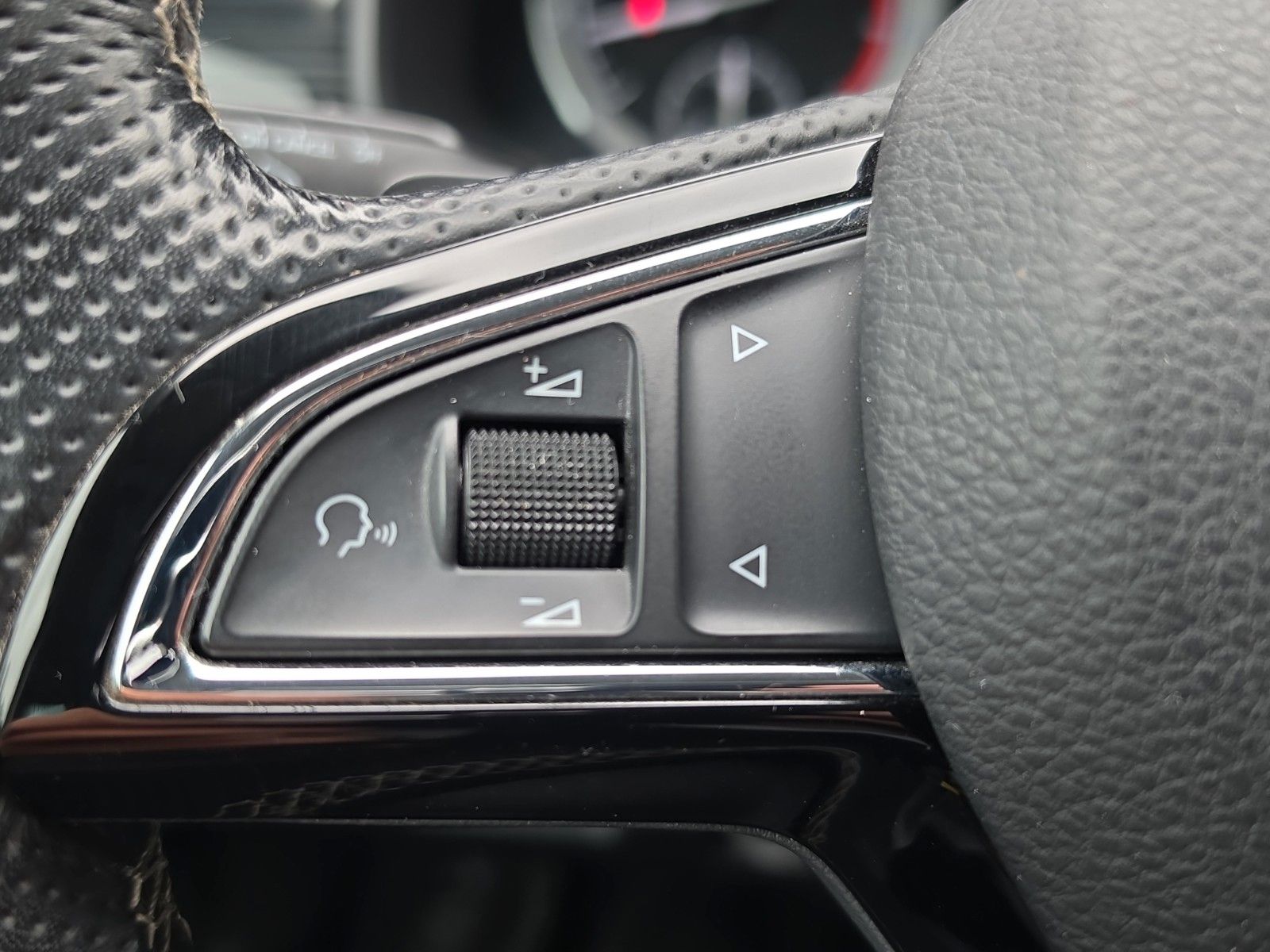 Fahrzeugabbildung SKODA Kodiaq Style 4x4 LED AHK CARPLAYER