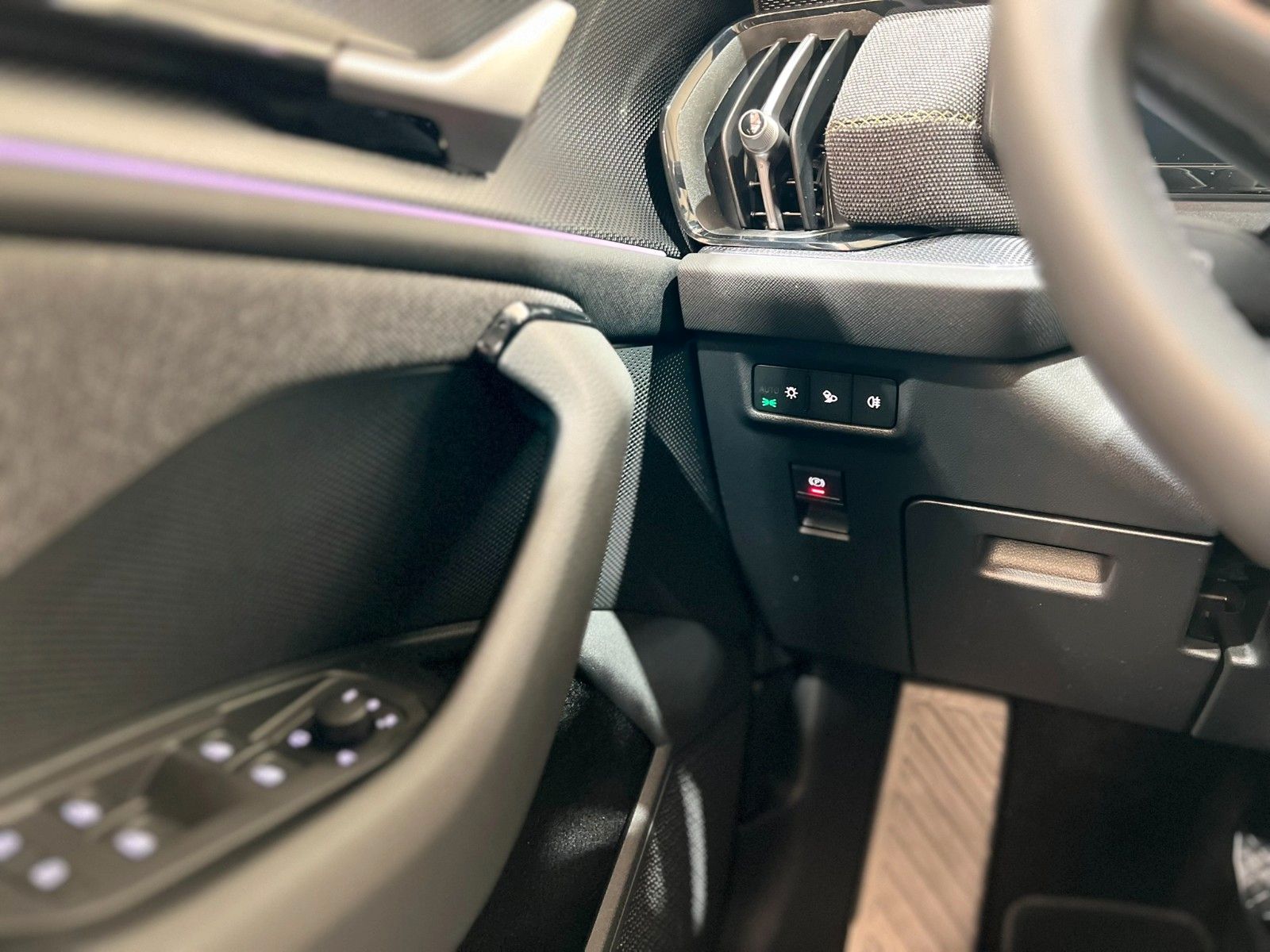 Fahrzeugabbildung SKODA Kodiaq Selection - 7Si - AHK - Navi - DSG