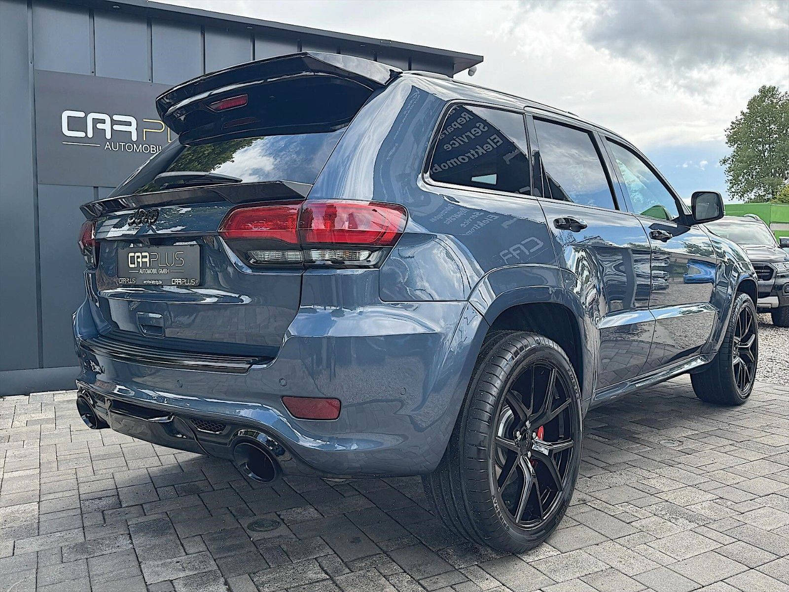 Fahrzeugabbildung Jeep Grand Cherokee 5.7 SRT Package SUMMIT LPG  *ACC*