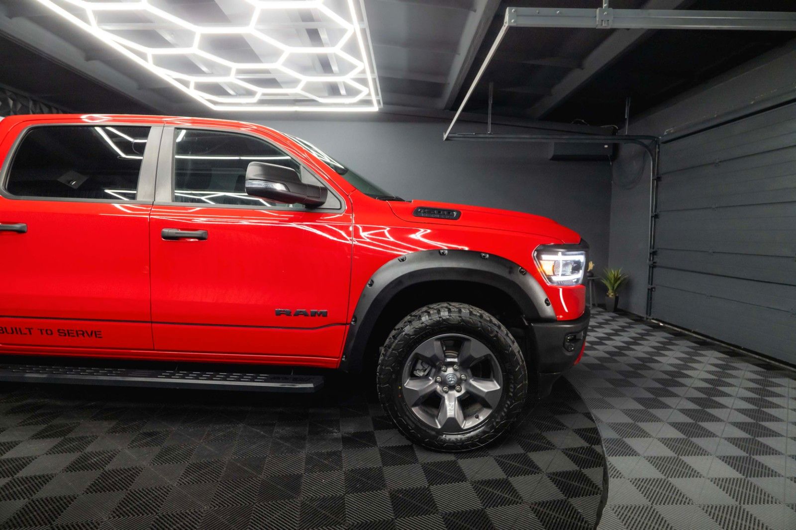 Fahrzeugabbildung Dodge RAM 5.7 V8 HEMI 4x4 Built to Serve AXLE LOCK FOX